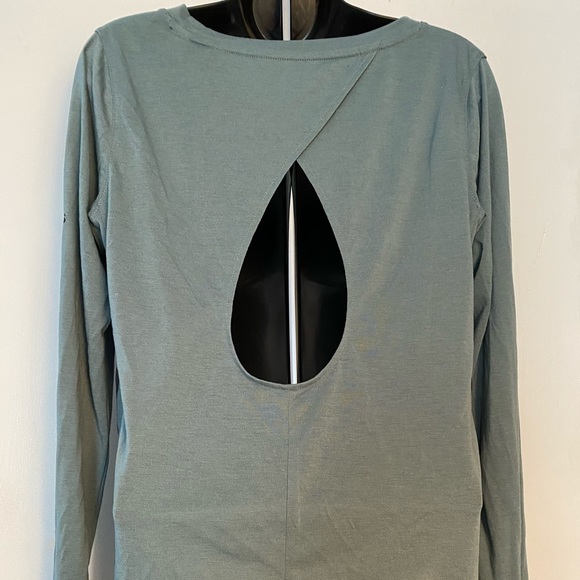 Adidas Cut Out Top and Legging Set - Picture 4 of 4